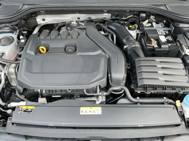 Volkswagen Golf 1.5 TSI Golf VIII