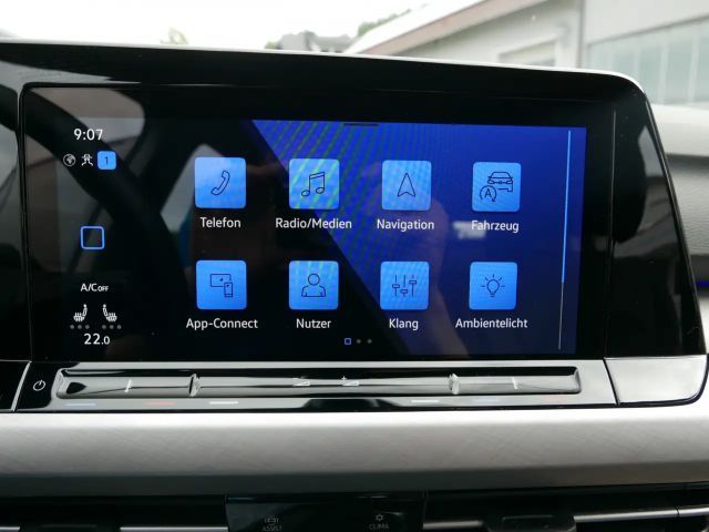 Volkswagen Golf Life