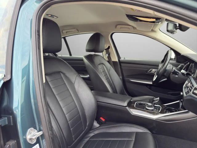 BMW 330 330e Luxury Line Sedan