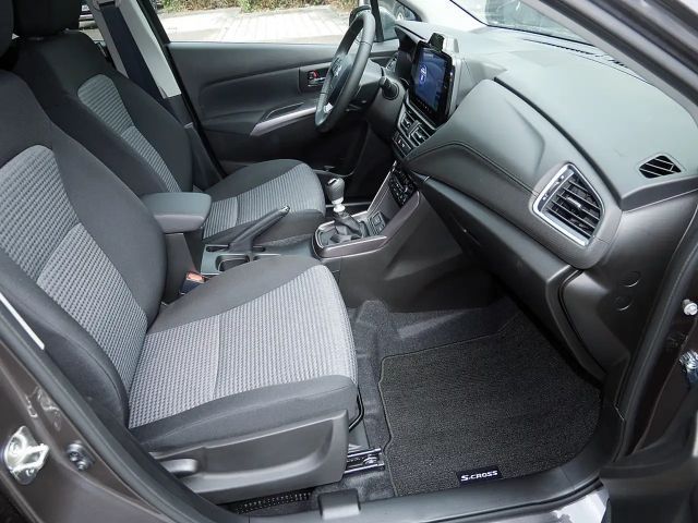 Suzuki S-Cross Hybrid