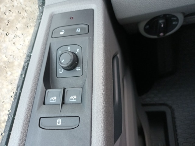 Volkswagen Caravelle 2.0 TDI T6