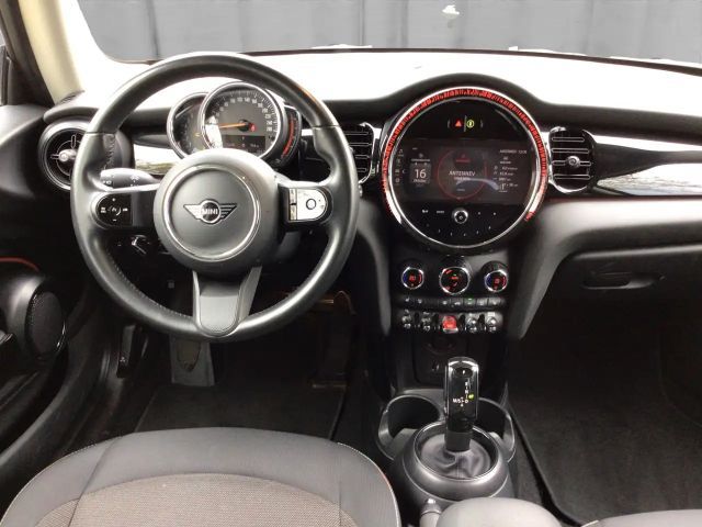 MINI Cooper Automatik 3t. Essential Trim
