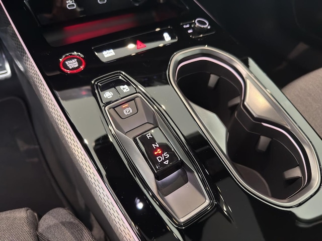 Audi A6 Avant Quattro S-Tronic