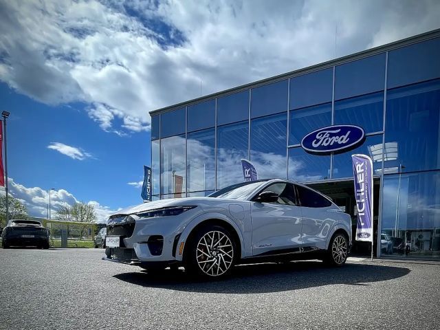 Ford Mustang Mach-E AWD GT