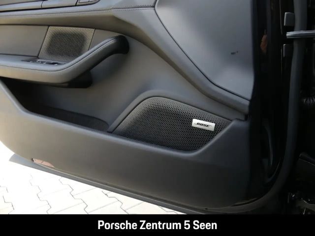 Porsche Taycan 4 Cross Turismo