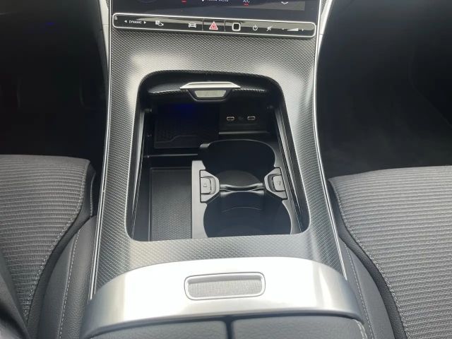 Mercedes-Benz C 180 AVANTGARDE Sedan