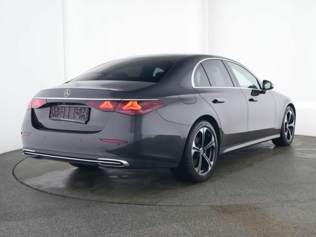 Mercedes-Benz E 200 AVANTGARDE Sedan