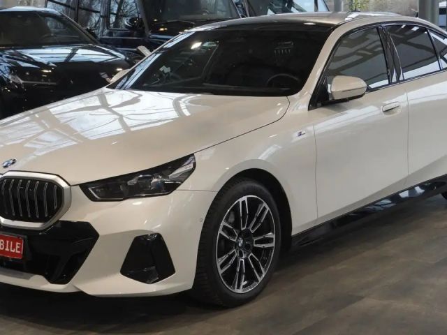 BMW 520 520i M-Sport Sedan