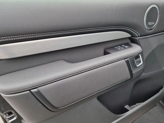 Land Rover Discovery D250 Dynamic HSE