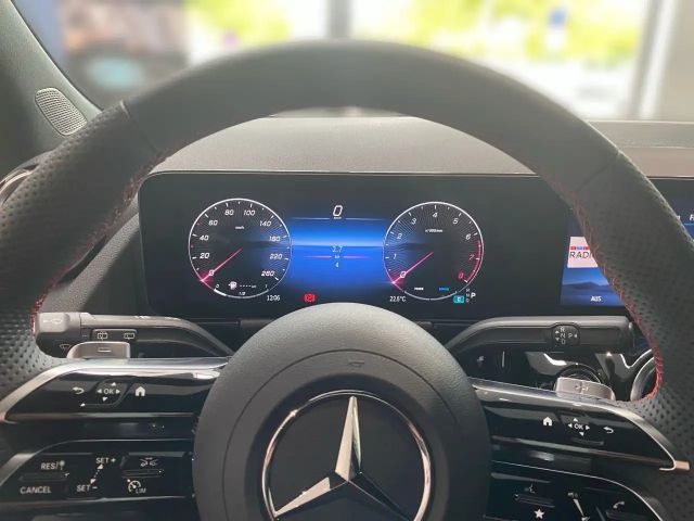 Mercedes-Benz B 220 4MATIC AMG Line Sedan