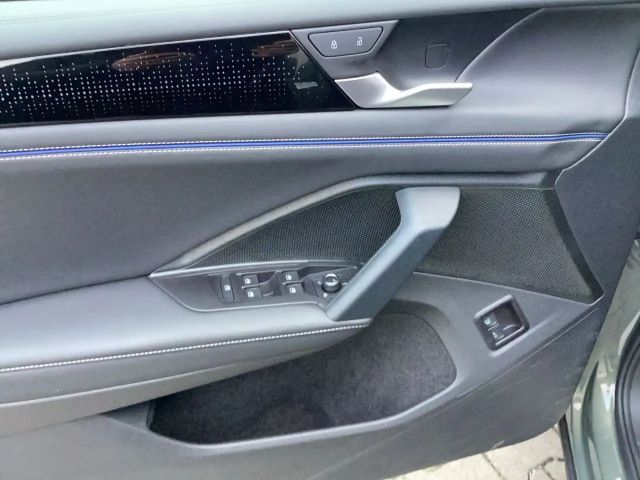 Volkswagen Tiguan R-Line Style eHybrid