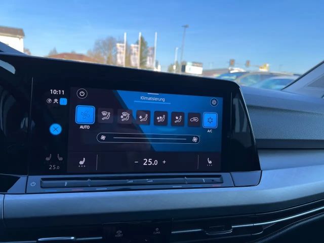 Volkswagen Golf Life Variant