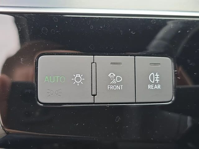 Audi Q8 e-tron 50 Business Quattro