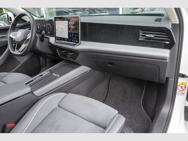 Volkswagen Passat 1.5 eTSI Business Variant