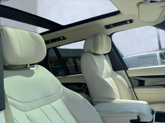 Land Rover Range Rover Autobiography P530