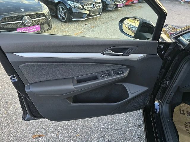 Volkswagen Golf 1.5 eTSI DSG Life