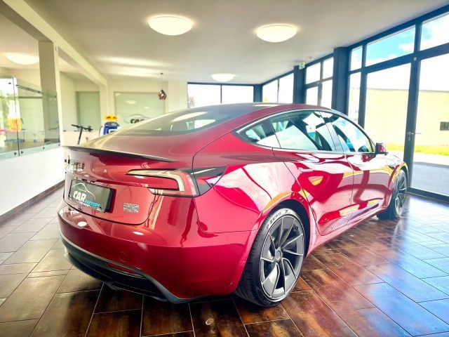 Tesla Model 3 Performance