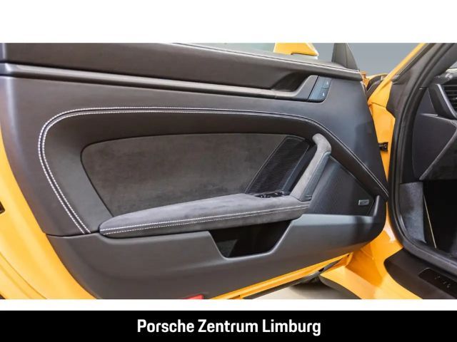 Porsche 992 Carrera Coupé GTS