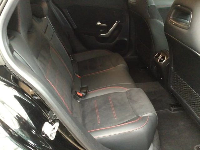 Mercedes-Benz CLA 200 AMG Line Shooting Brake