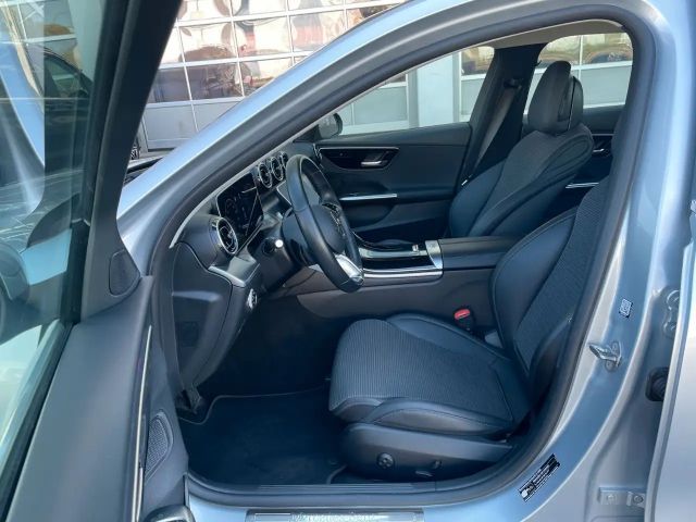 Mercedes-Benz C 220 AVANTGARDE C 220 d Sedan