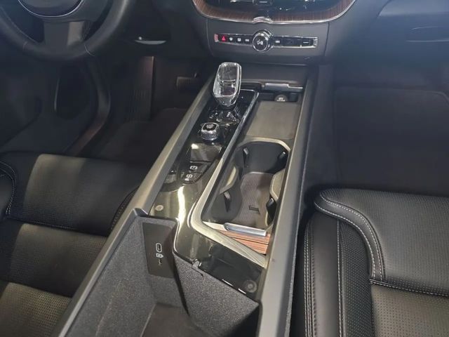 Volvo XC60 Dark Plus