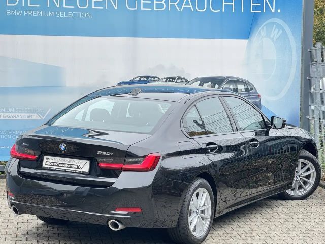 BMW 330 330i Sedan xDrive