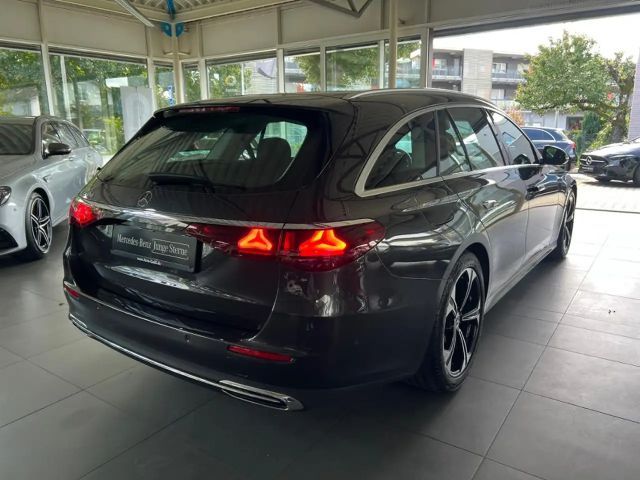 Mercedes-Benz E 220 AVANTGARDE E 220 d Estate