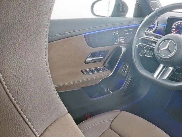 Mercedes-Benz CLA 220 AMG Line CLA 220 d Sedan