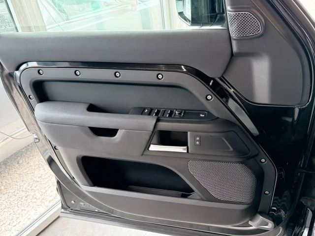 Land Rover Defender 110 AWD D200