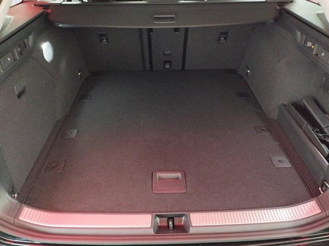 Volkswagen Passat 1.5 eTSI Business Variant