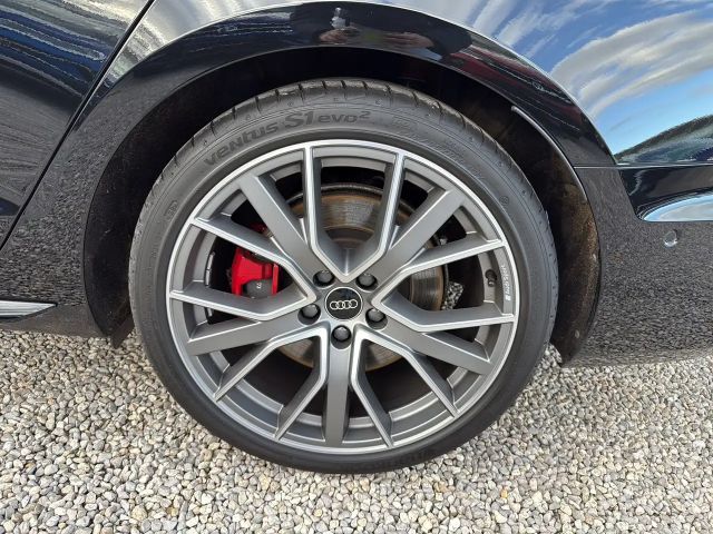 Audi A4 Avant Quattro S-Line