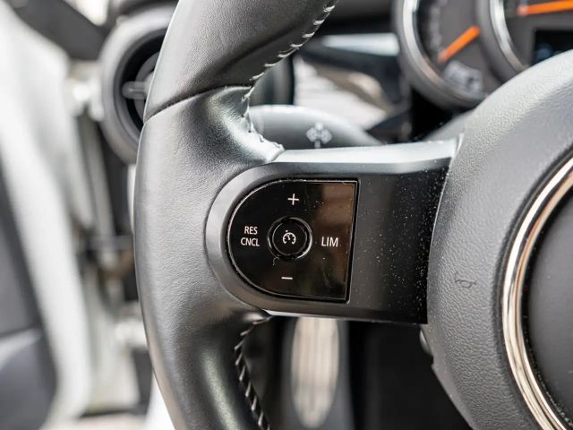 MINI Cooper JCW Trim FACEL. LED NAVI SHZ PDC KLIMA