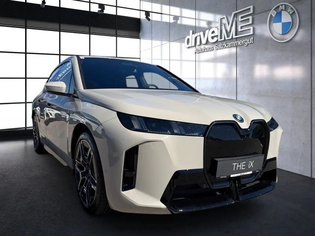 BMW iX xDrive45