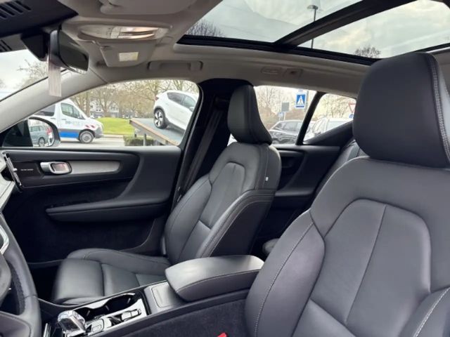 Volvo XC40 Dark Plus