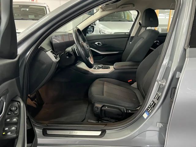 BMW 320 320d Touring xDrive