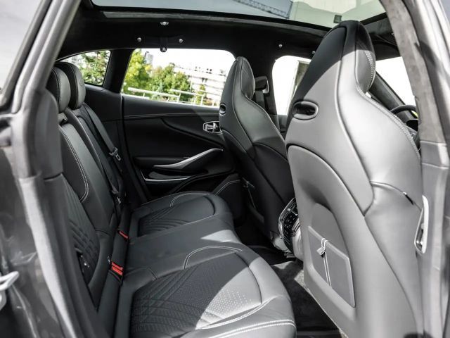 Aston Martin DBX Magnetic Silver