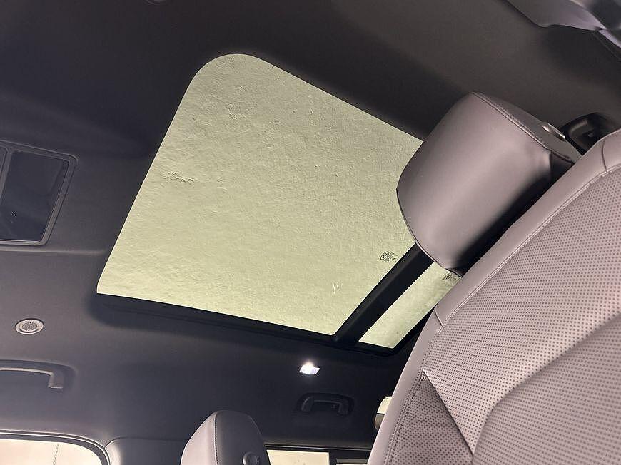 Land Rover Defender 110 Dynamic SE