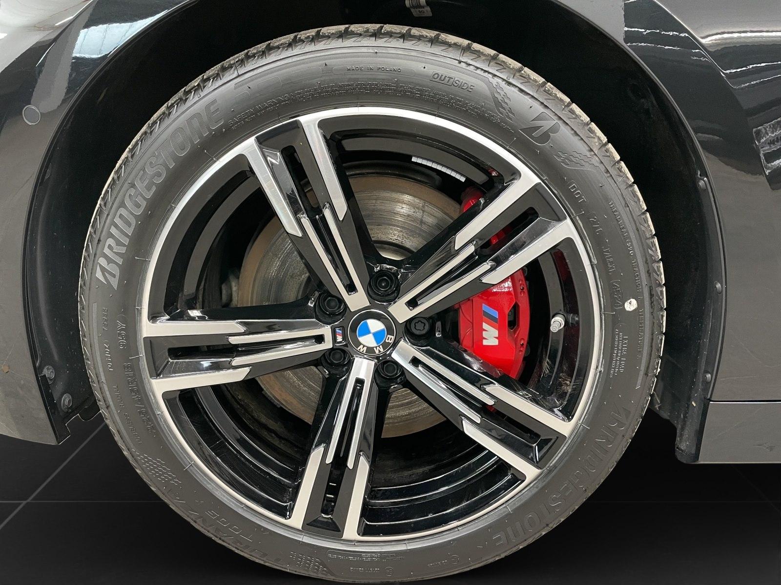 BMW 318 318i M-Sport Sedan