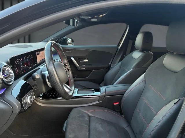 Mercedes-Benz A 180 A 180 d AMG Line