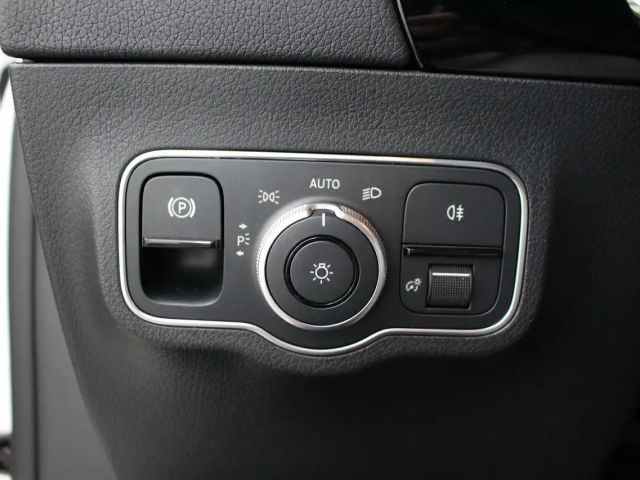 Mercedes-Benz B 180 Progressive