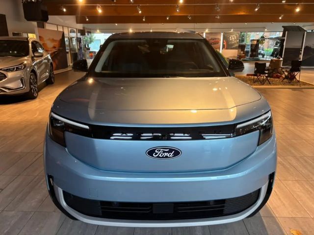 Ford Explorer Extended range