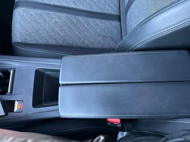 Peugeot 408 130 Allure Pack PureTech