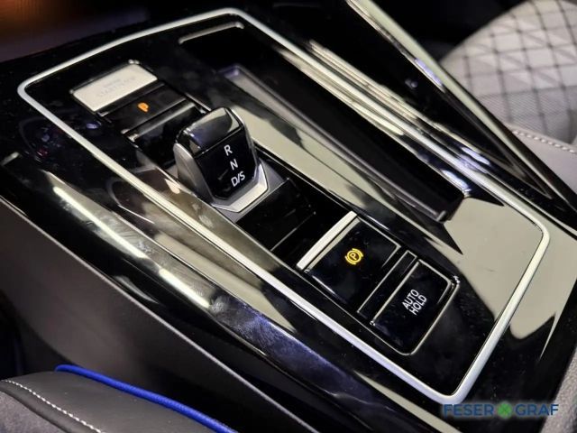 Volkswagen Golf Business R-Line