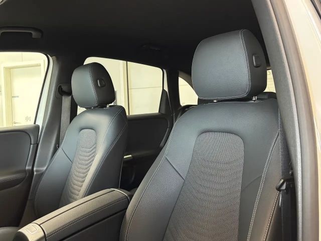 Mercedes-Benz B 200 Progressive Sedan