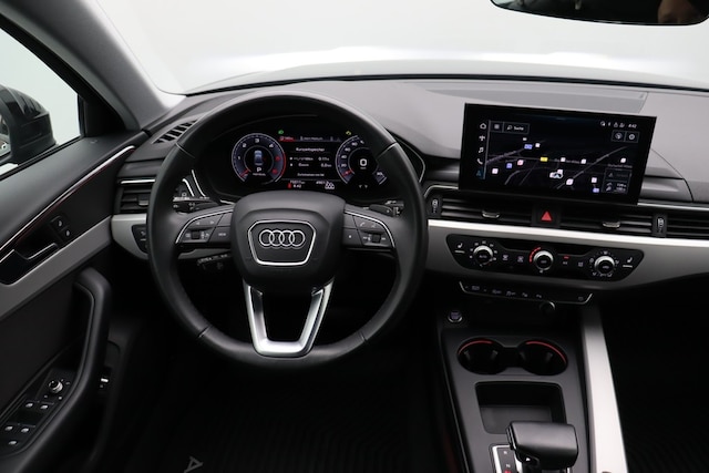 Audi A4 30 TDI S-Line S-Tronic Sedan