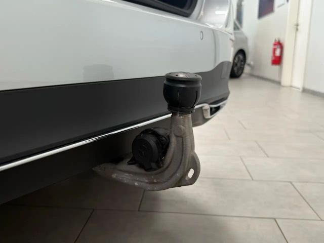 Mercedes-Benz B 180 Progressive Sedan