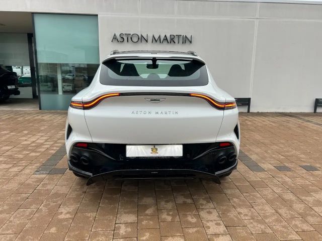 Aston Martin DBX V8