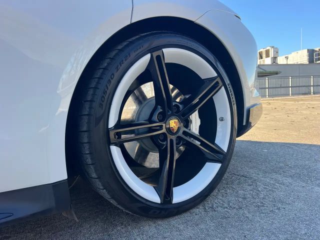 Porsche Taycan Performance Plus