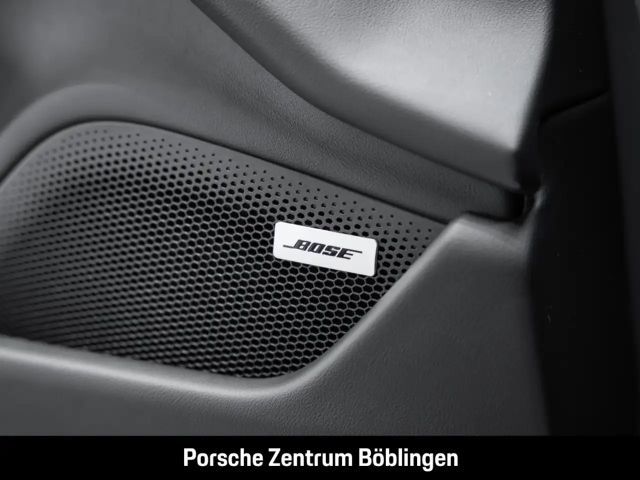 Porsche Taycan 4 Cross Turismo