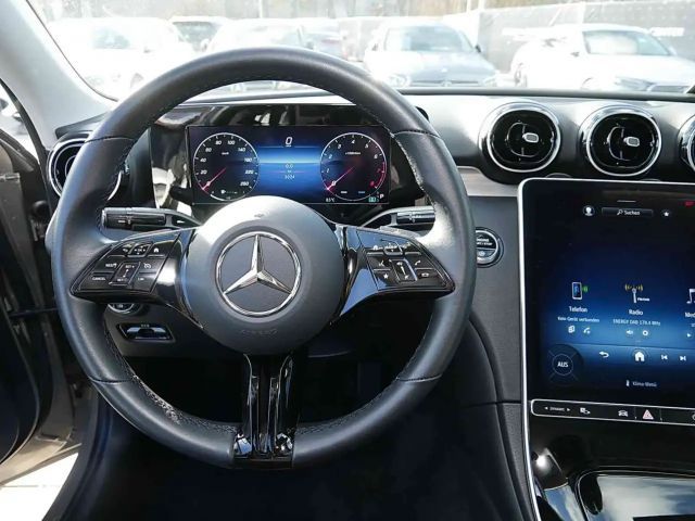 Mercedes-Benz C 180 Sedan